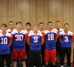 U17-Landesauswahl mit Sieg und Niederlage U17-Landesauswahl mit Sieg und Niederlage